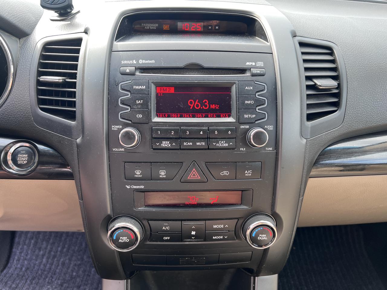 Kia Sorento 2WD 4dr V6 EX 2011