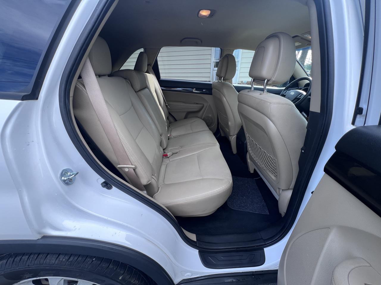 Kia Sorento 2WD 4dr V6 EX 2011