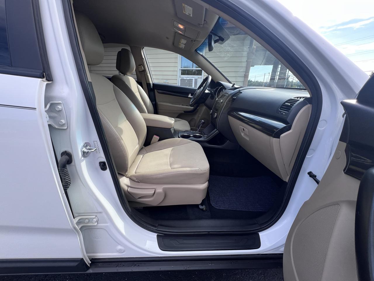 Kia Sorento 2WD 4dr V6 EX 2011