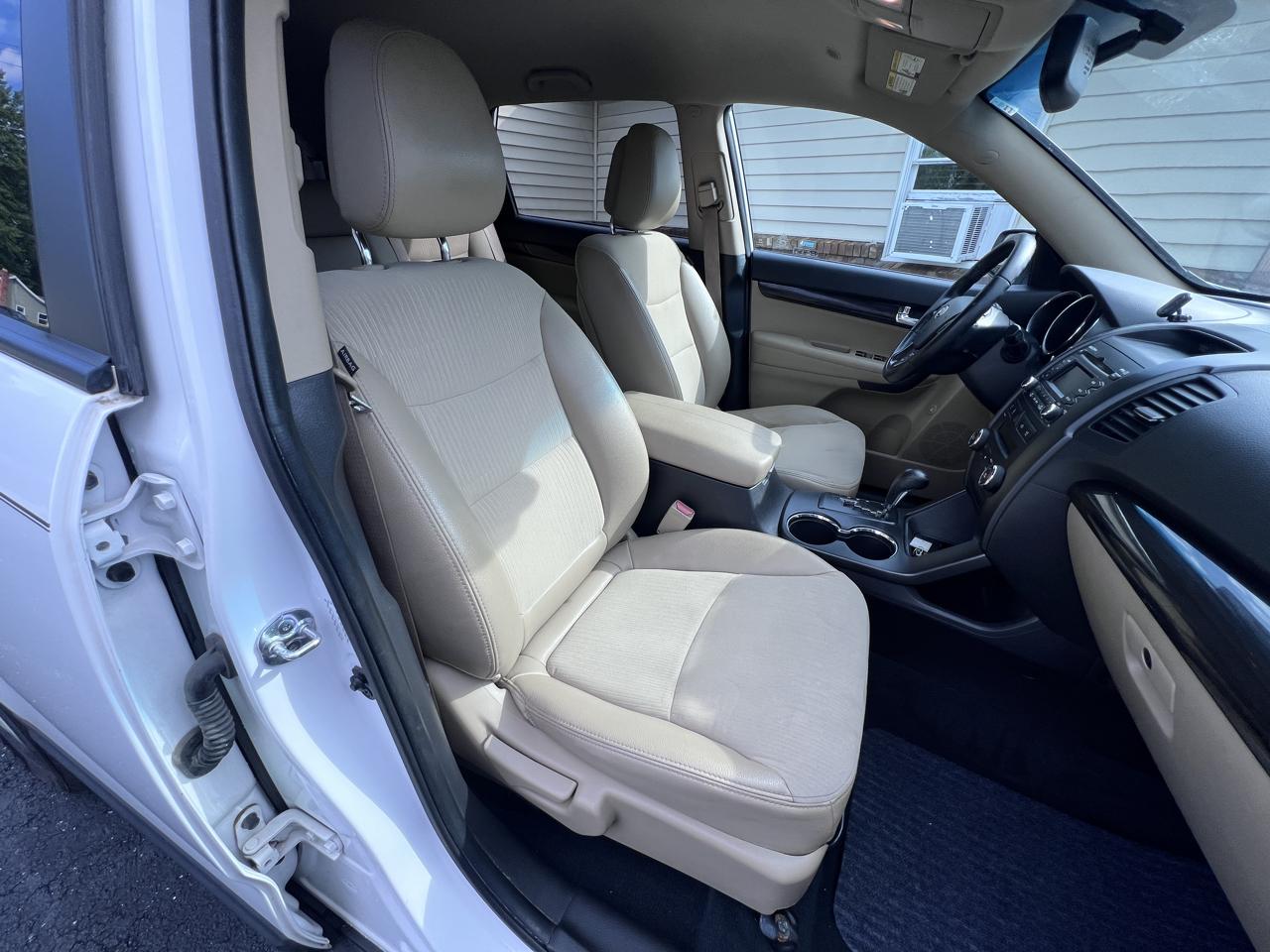 Kia Sorento 2WD 4dr V6 EX 2011