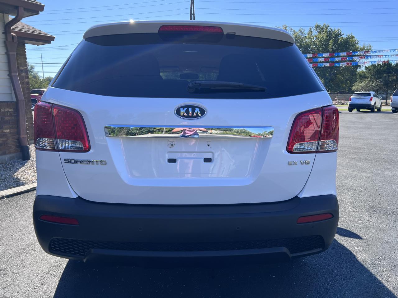 Kia Sorento 2WD 4dr V6 EX 2011