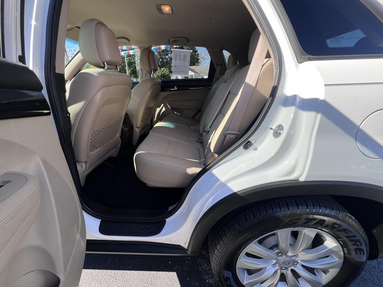 Kia Sorento 2WD 4dr V6 EX 2011