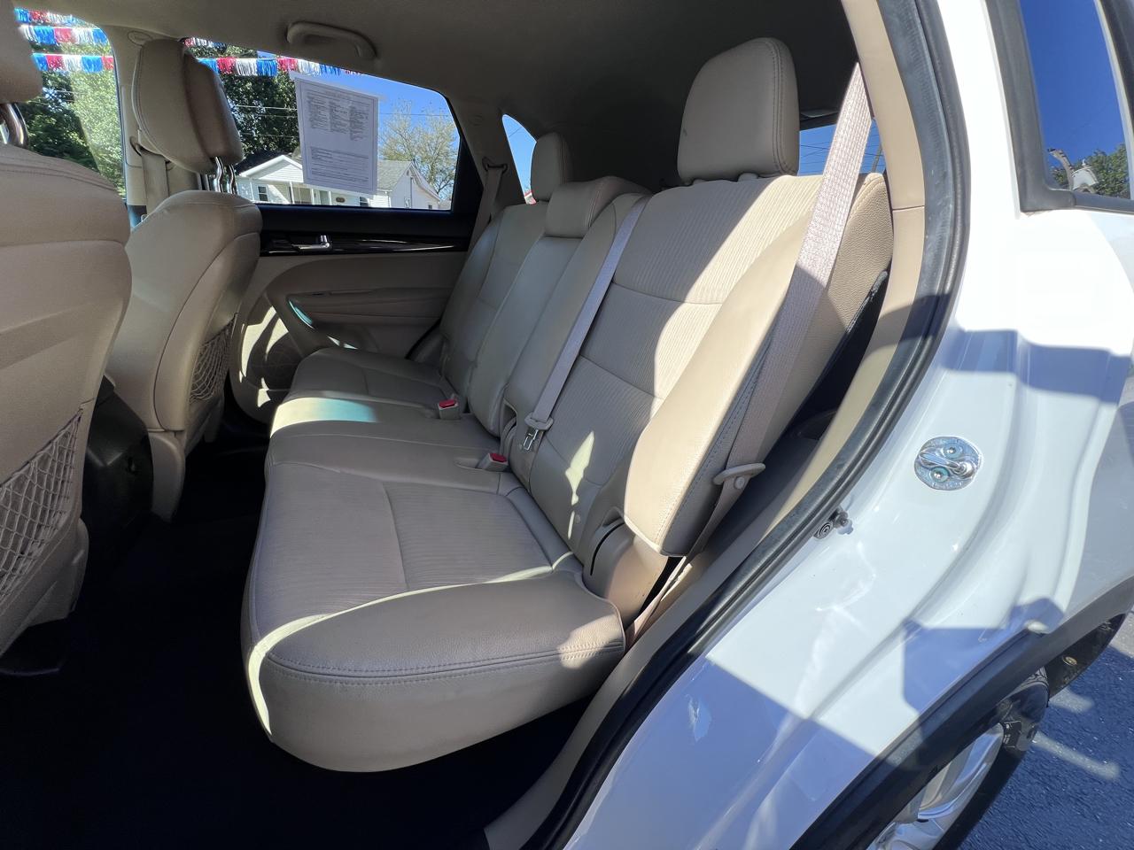 Kia Sorento 2WD 4dr V6 EX 2011