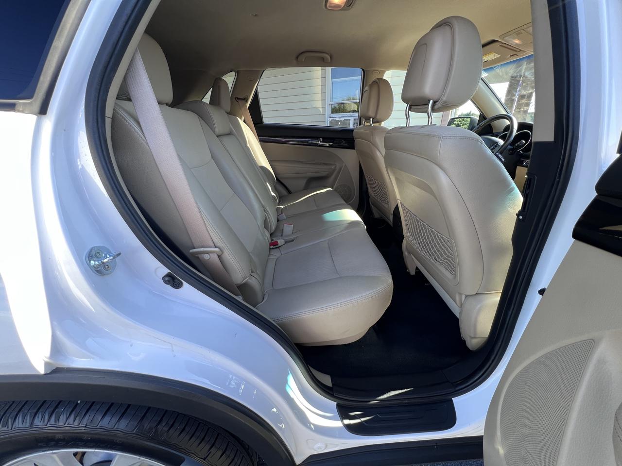 Kia Sorento 2WD 4dr V6 EX 2011