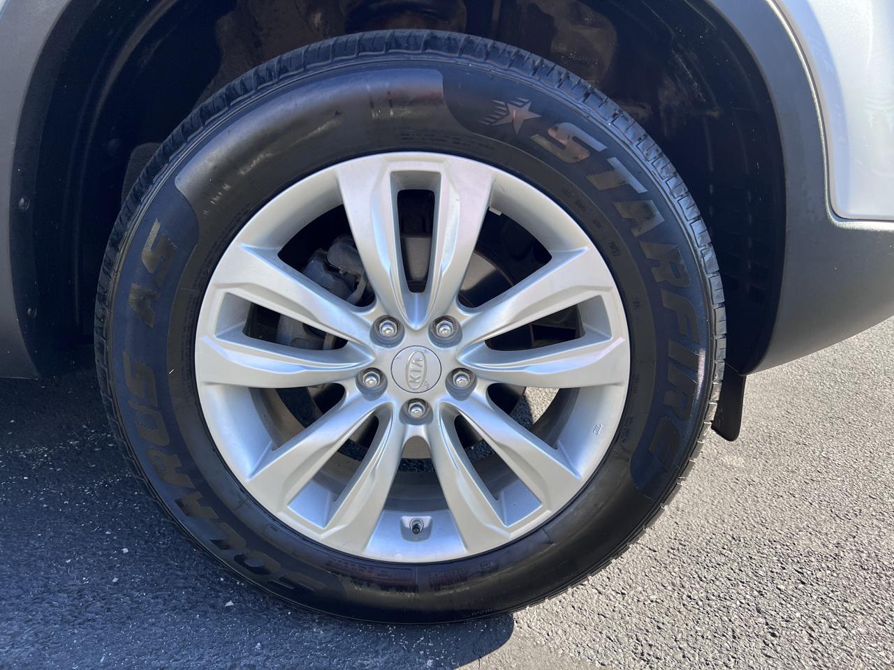 Kia Sorento 2WD 4dr V6 EX 2011