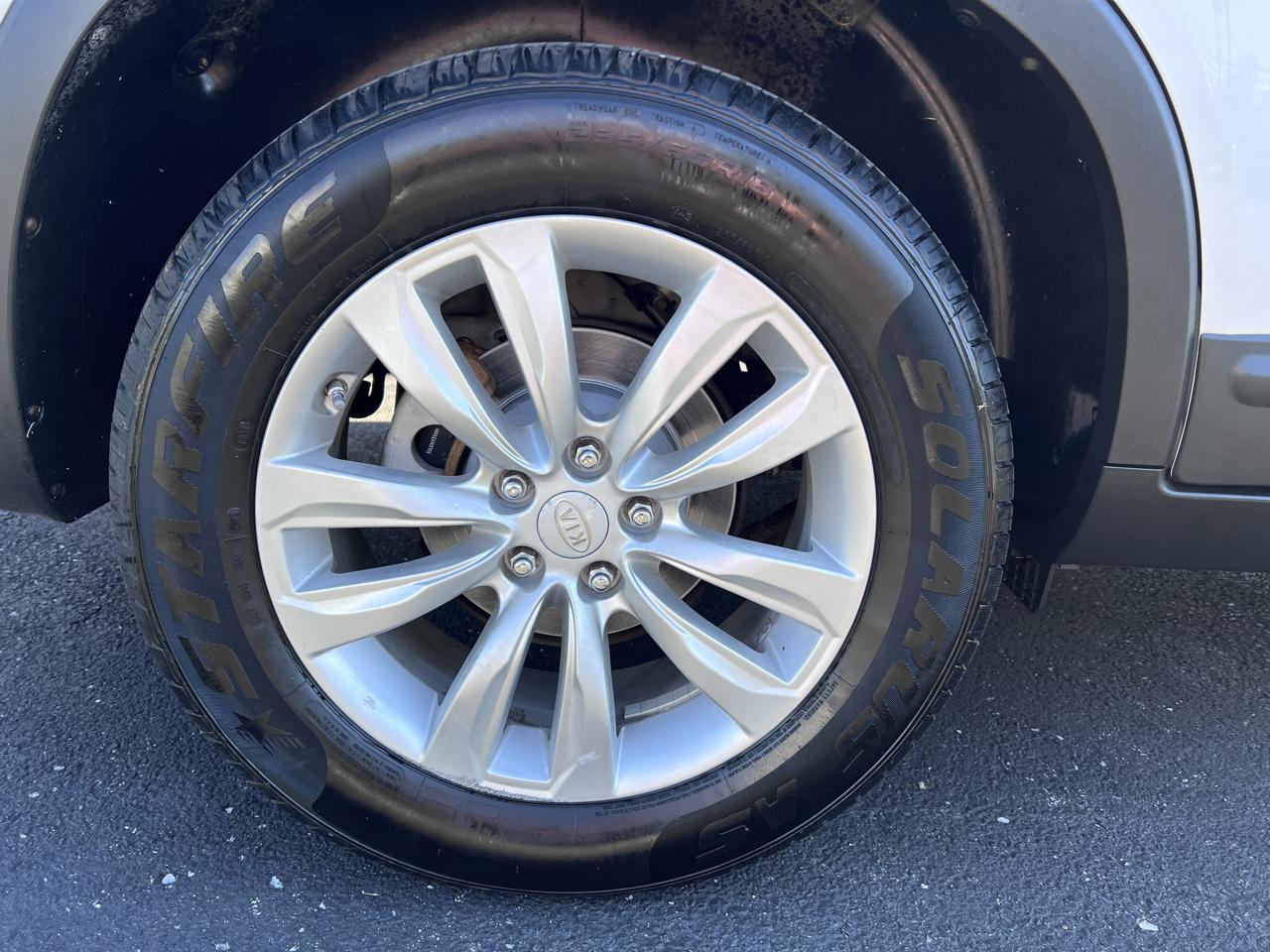 Kia Sorento 2WD 4dr V6 EX 2011