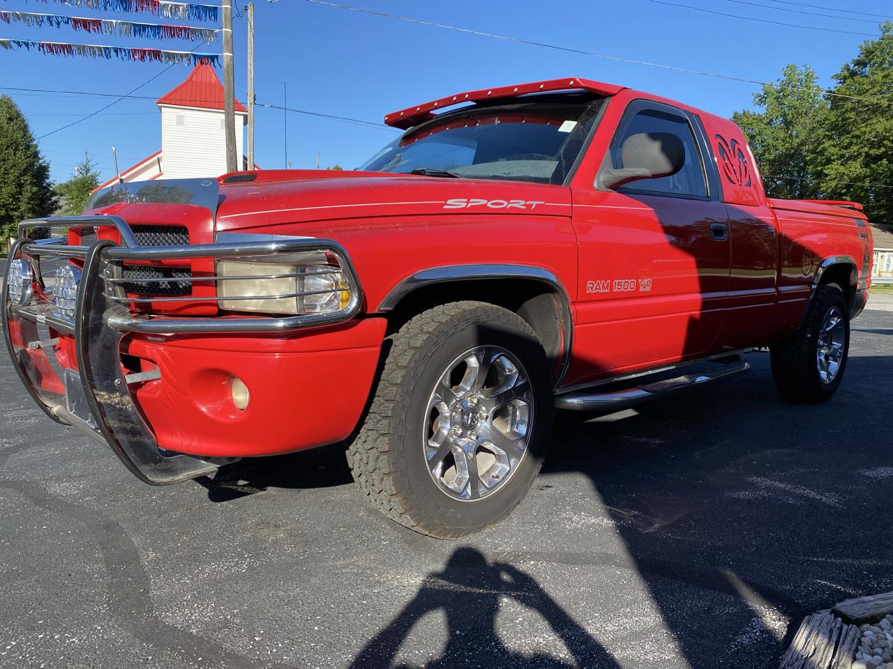 Dodge Ram 1500 2dr Club Cab 139" WB 2001