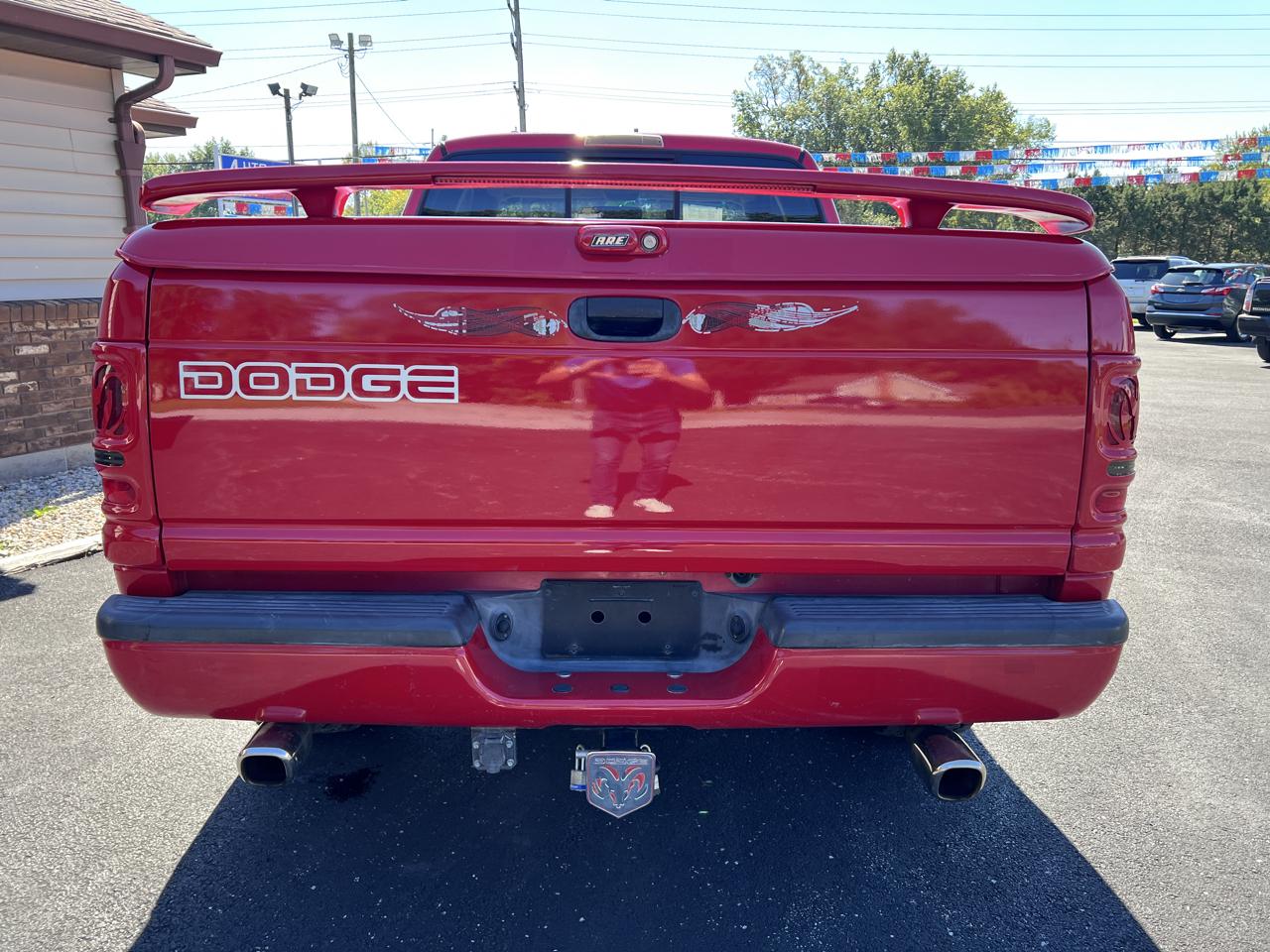 Dodge Ram 1500 2dr Club Cab 139" WB 2001