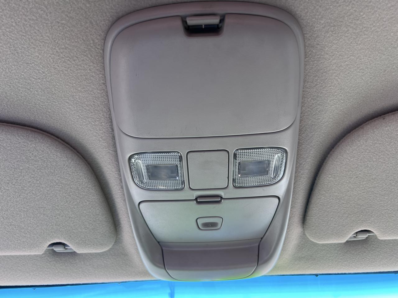Dodge Ram 1500 2dr Club Cab 139" WB 2001