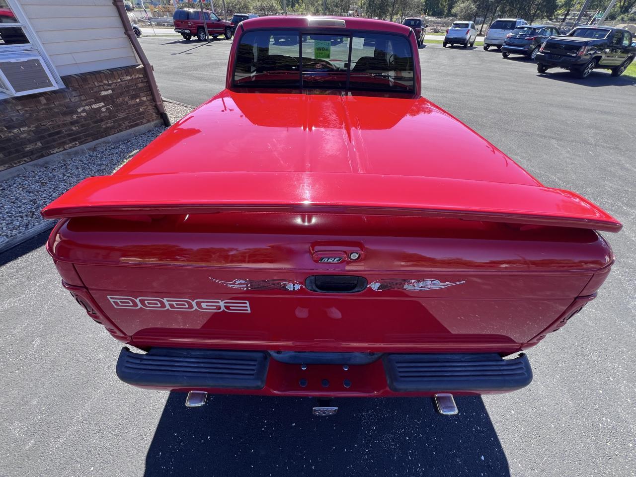 Dodge Ram 1500 2dr Club Cab 139" WB 2001