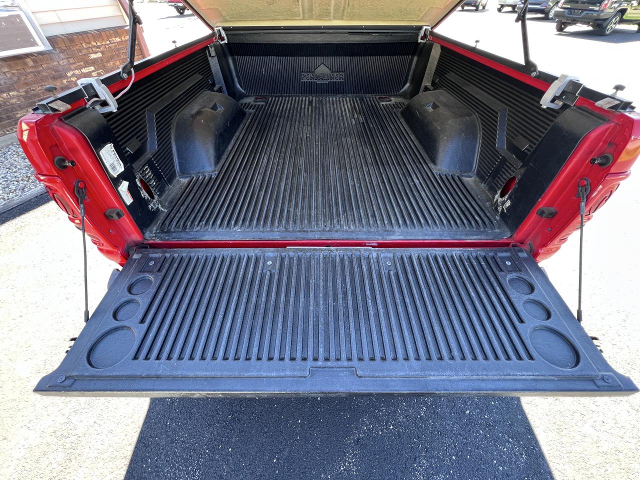 Dodge Ram 1500 2dr Club Cab 139" WB 2001