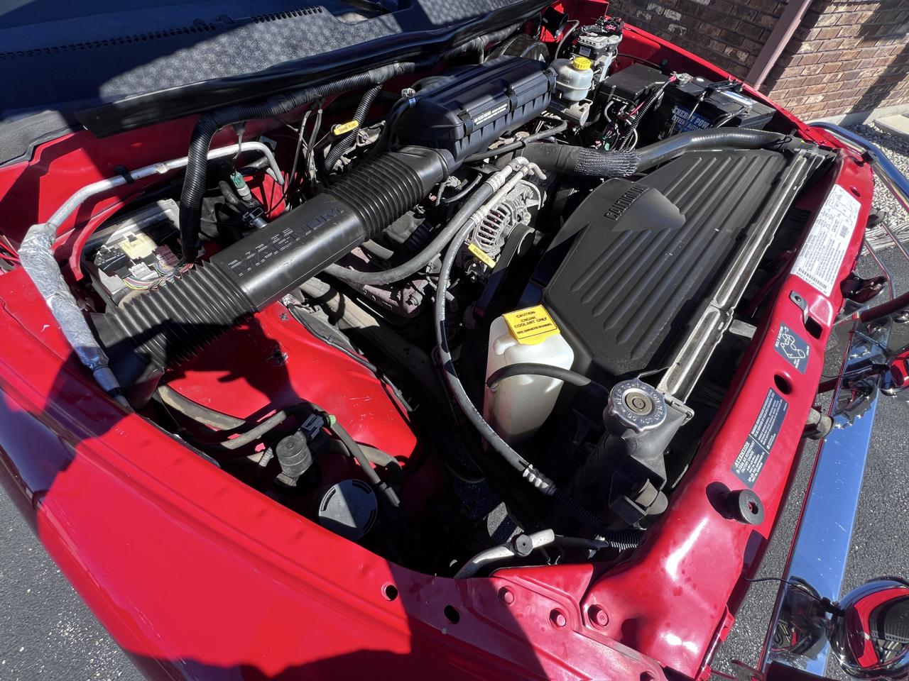 Dodge Ram 1500 2dr Club Cab 139" WB 2001