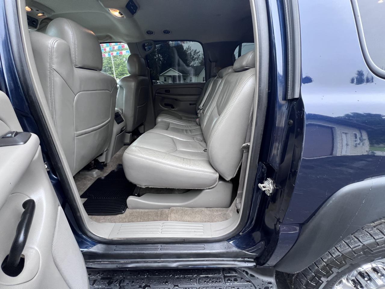 Chevrolet Suburban 4dr 2500 4WD LT 2005