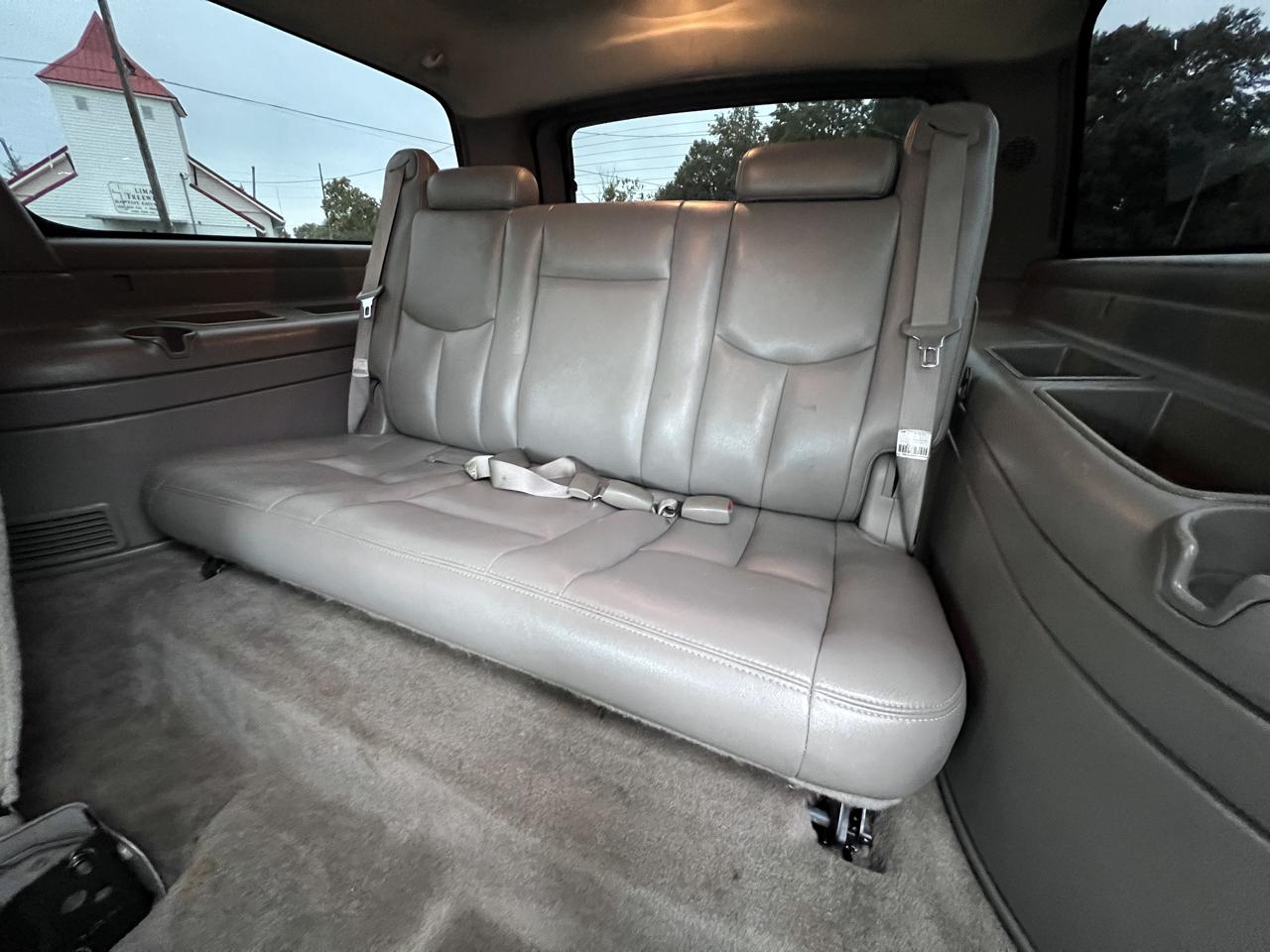 Chevrolet Suburban 4dr 2500 4WD LT 2005