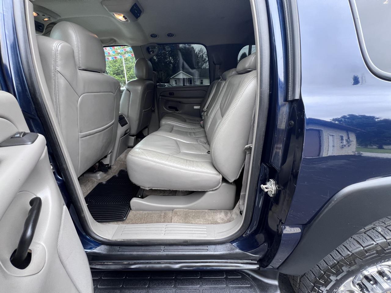 Chevrolet Suburban 4dr 2500 4WD LT 2005