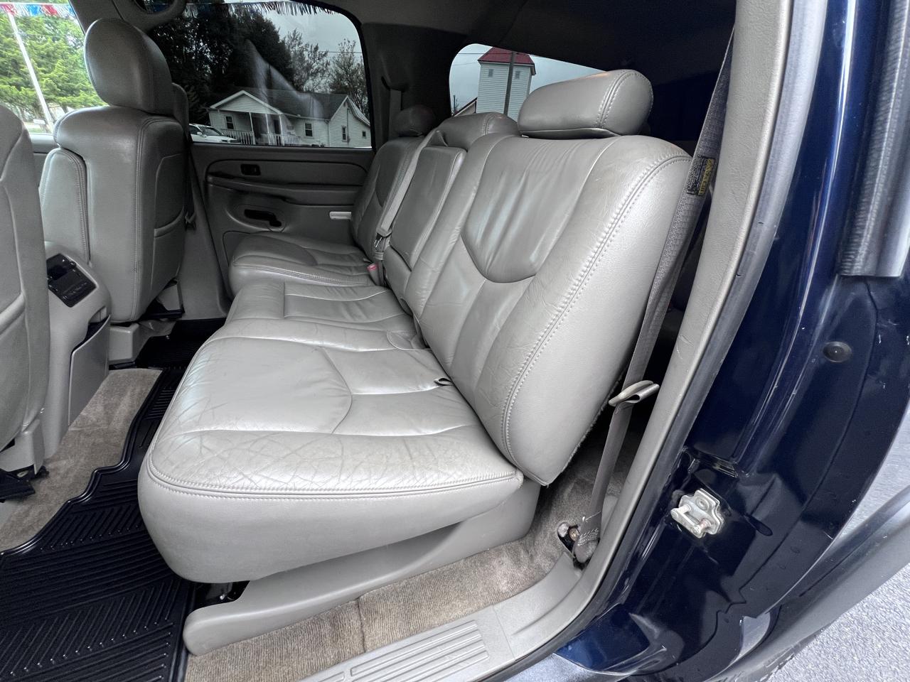 Chevrolet Suburban 4dr 2500 4WD LT 2005