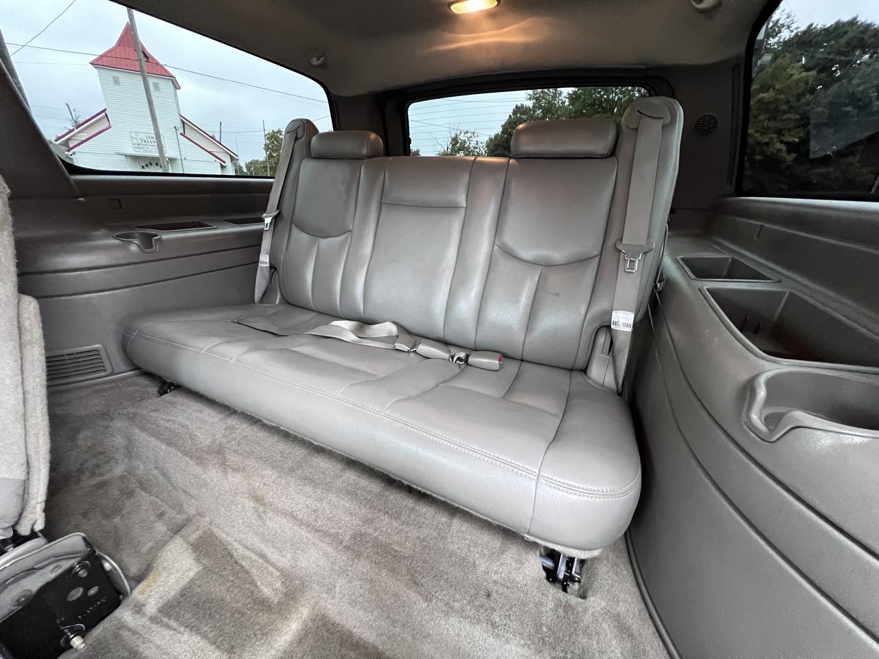 Chevrolet Suburban 4dr 2500 4WD LT 2005
