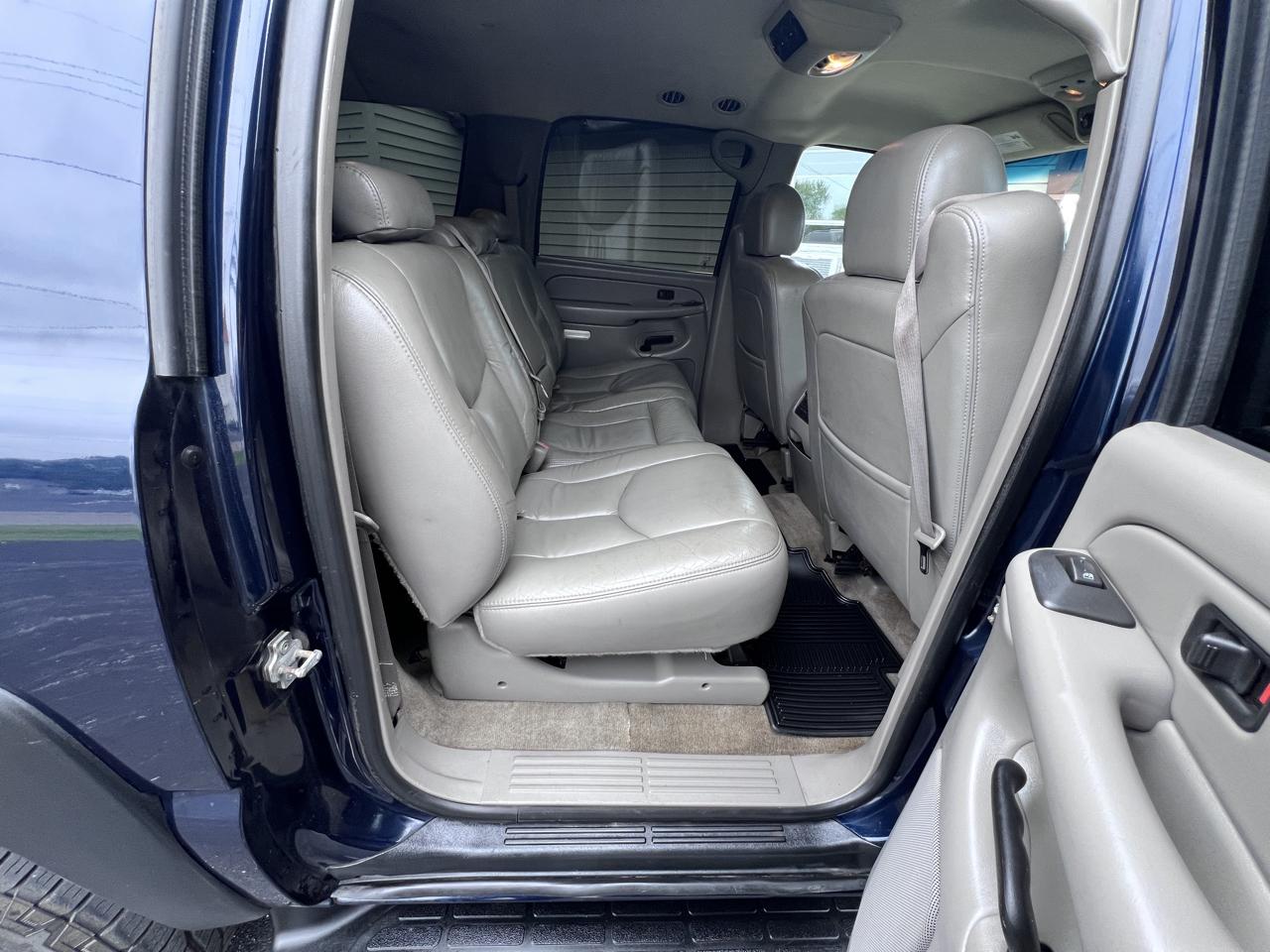 Chevrolet Suburban 4dr 2500 4WD LT 2005