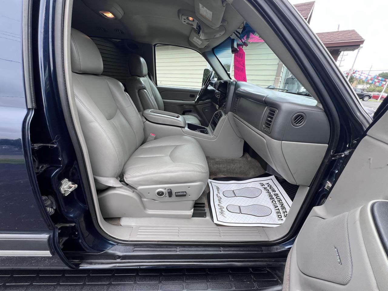 Chevrolet Suburban 4dr 2500 4WD LT 2005