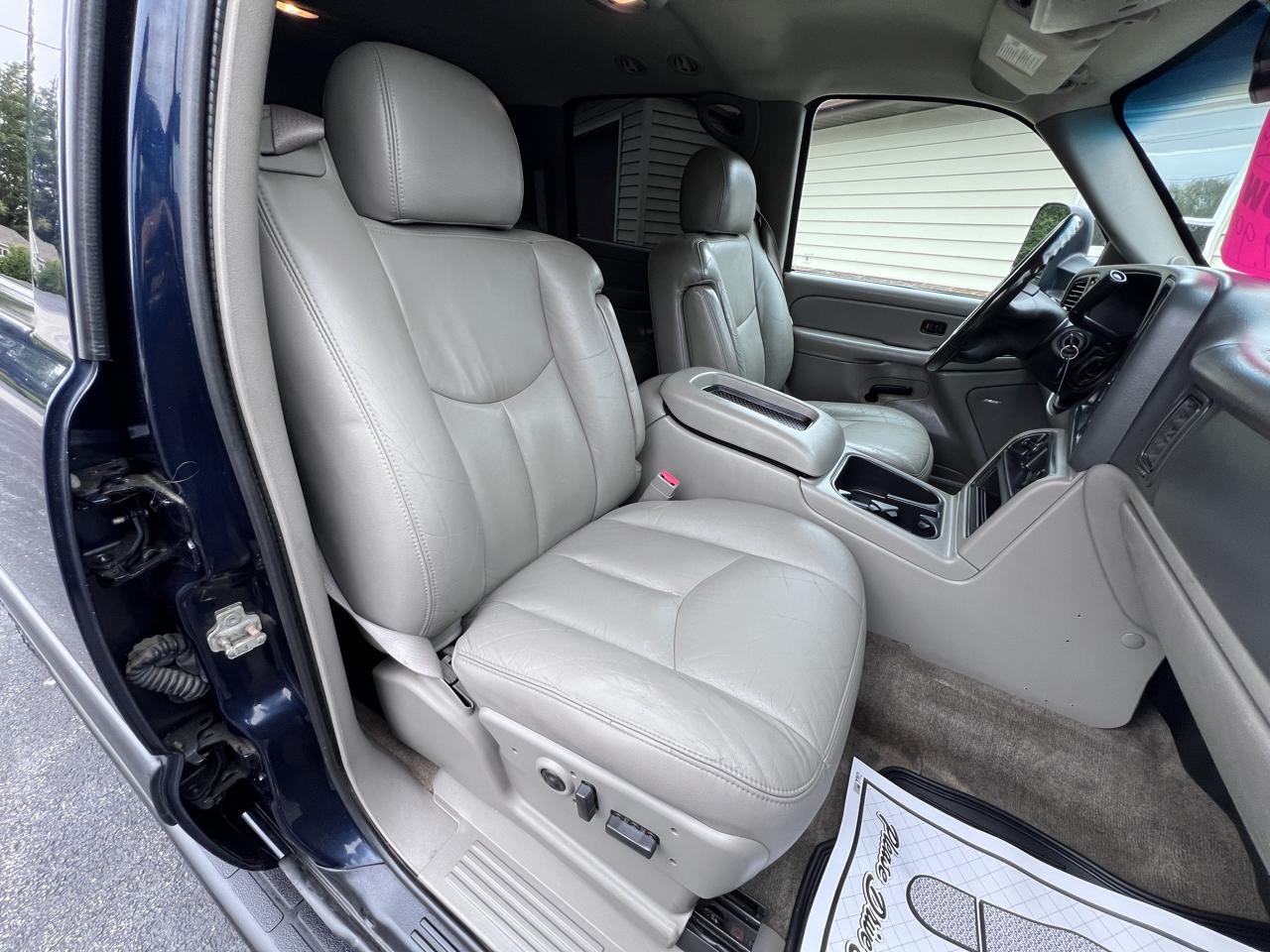 Chevrolet Suburban 4dr 2500 4WD LT 2005