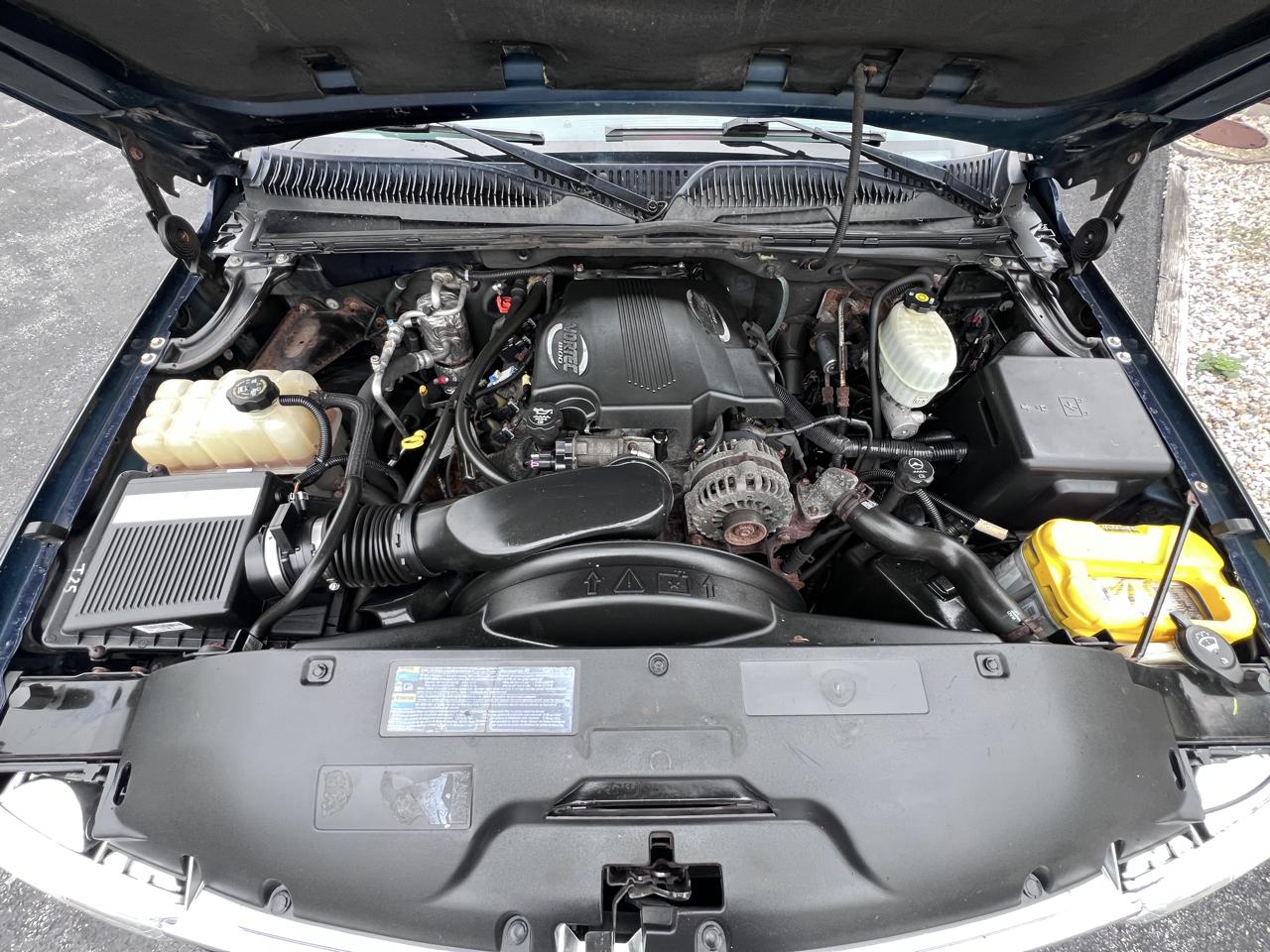 Chevrolet Suburban 4dr 2500 4WD LT 2005