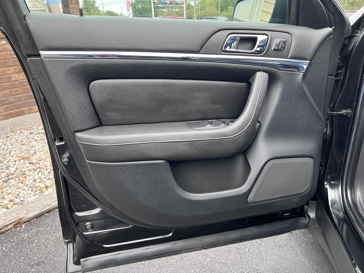 Lincoln MKS 4dr Sdn 3.7L AWD 2013