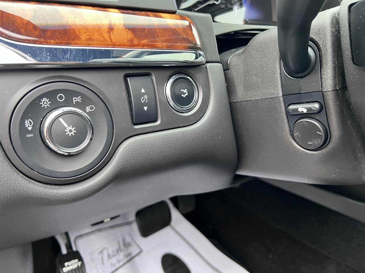Lincoln MKS 4dr Sdn 3.7L AWD 2013