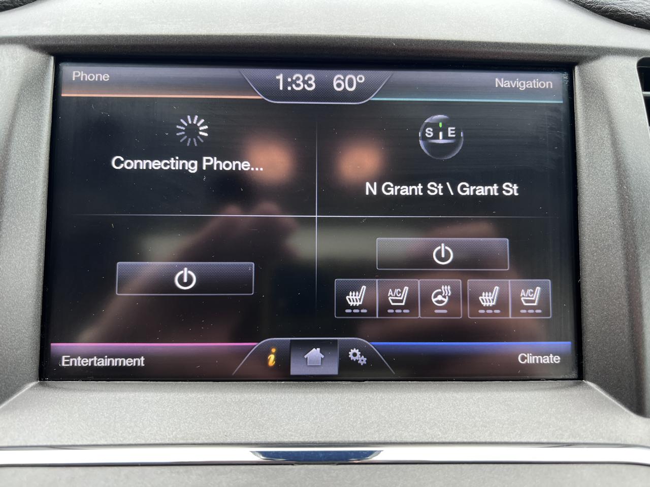 Lincoln MKS 4dr Sdn 3.7L AWD 2013