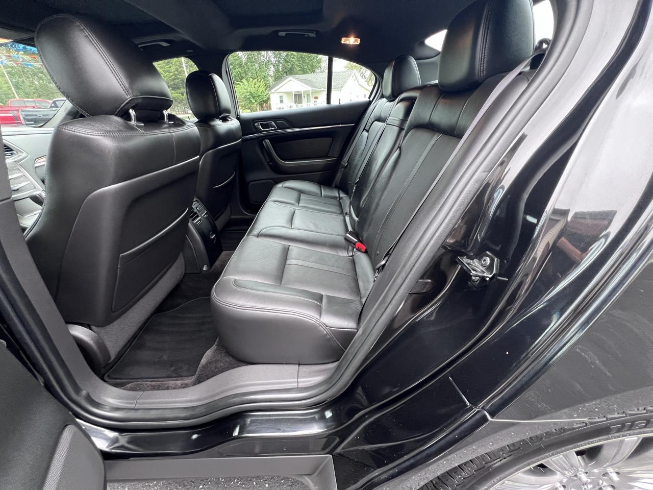 Lincoln MKS 4dr Sdn 3.7L AWD 2013