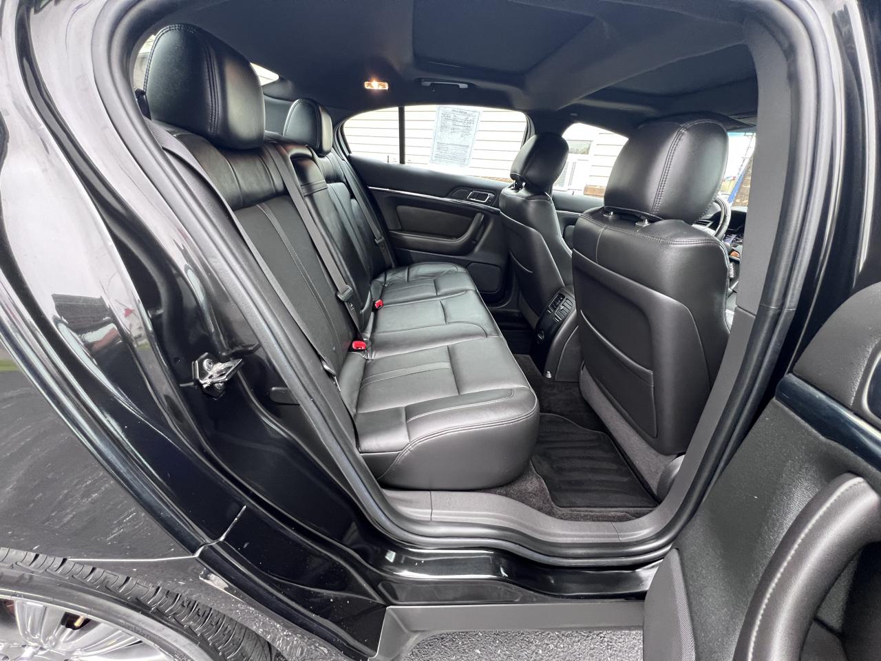 Lincoln MKS 4dr Sdn 3.7L AWD 2013