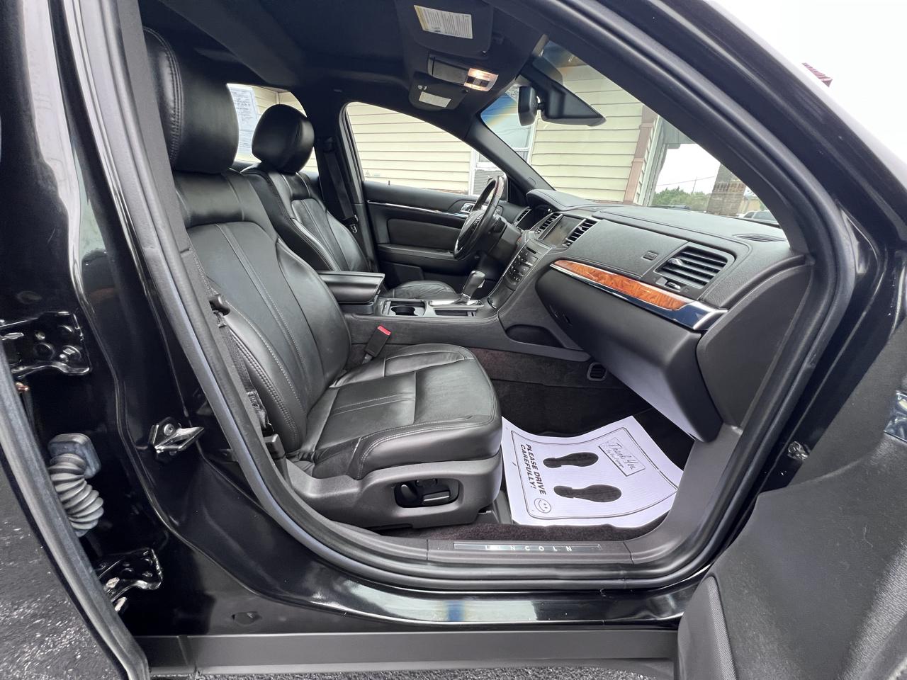 Lincoln MKS 4dr Sdn 3.7L AWD 2013