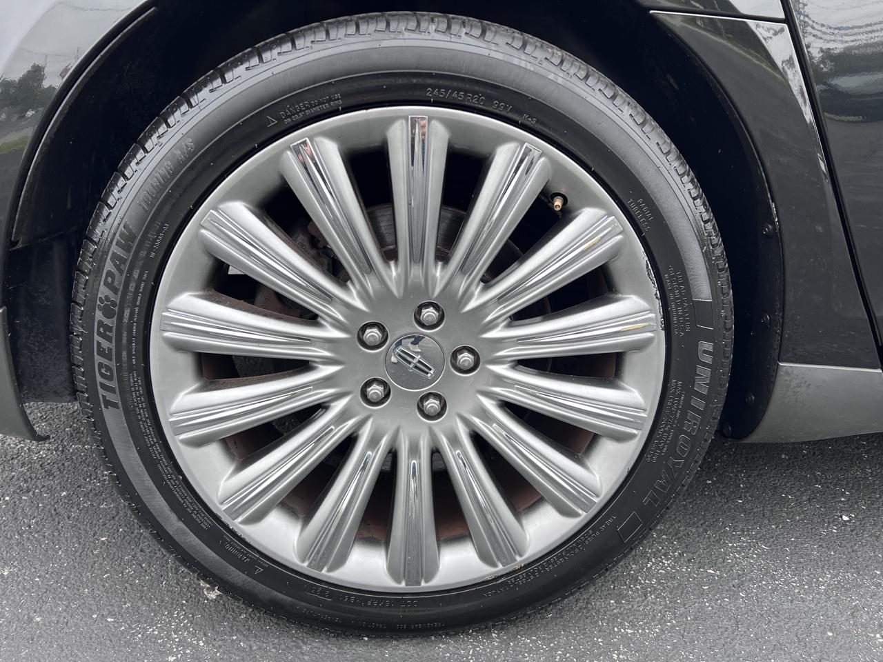 Lincoln MKS 4dr Sdn 3.7L AWD 2013
