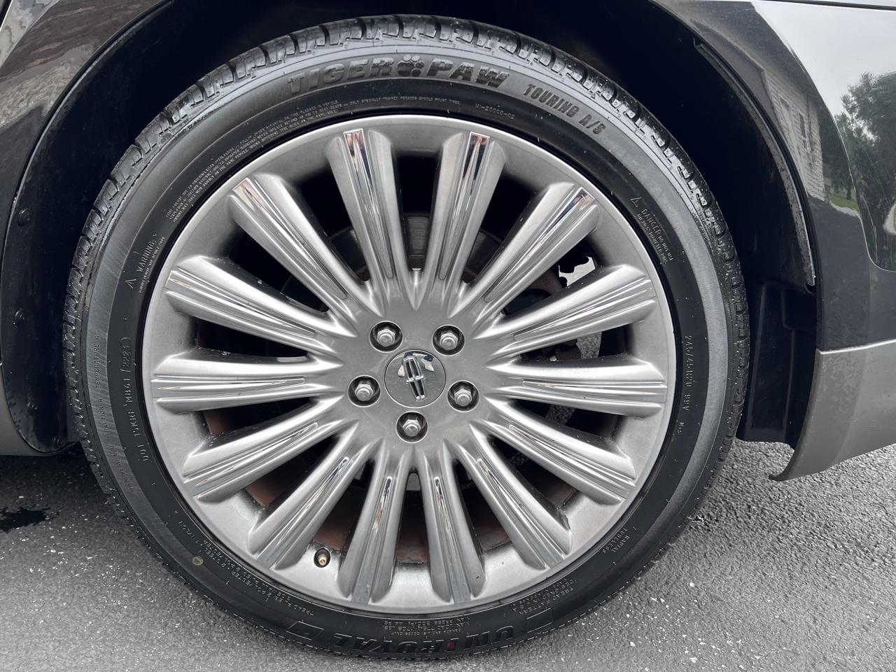 Lincoln MKS 4dr Sdn 3.7L AWD 2013