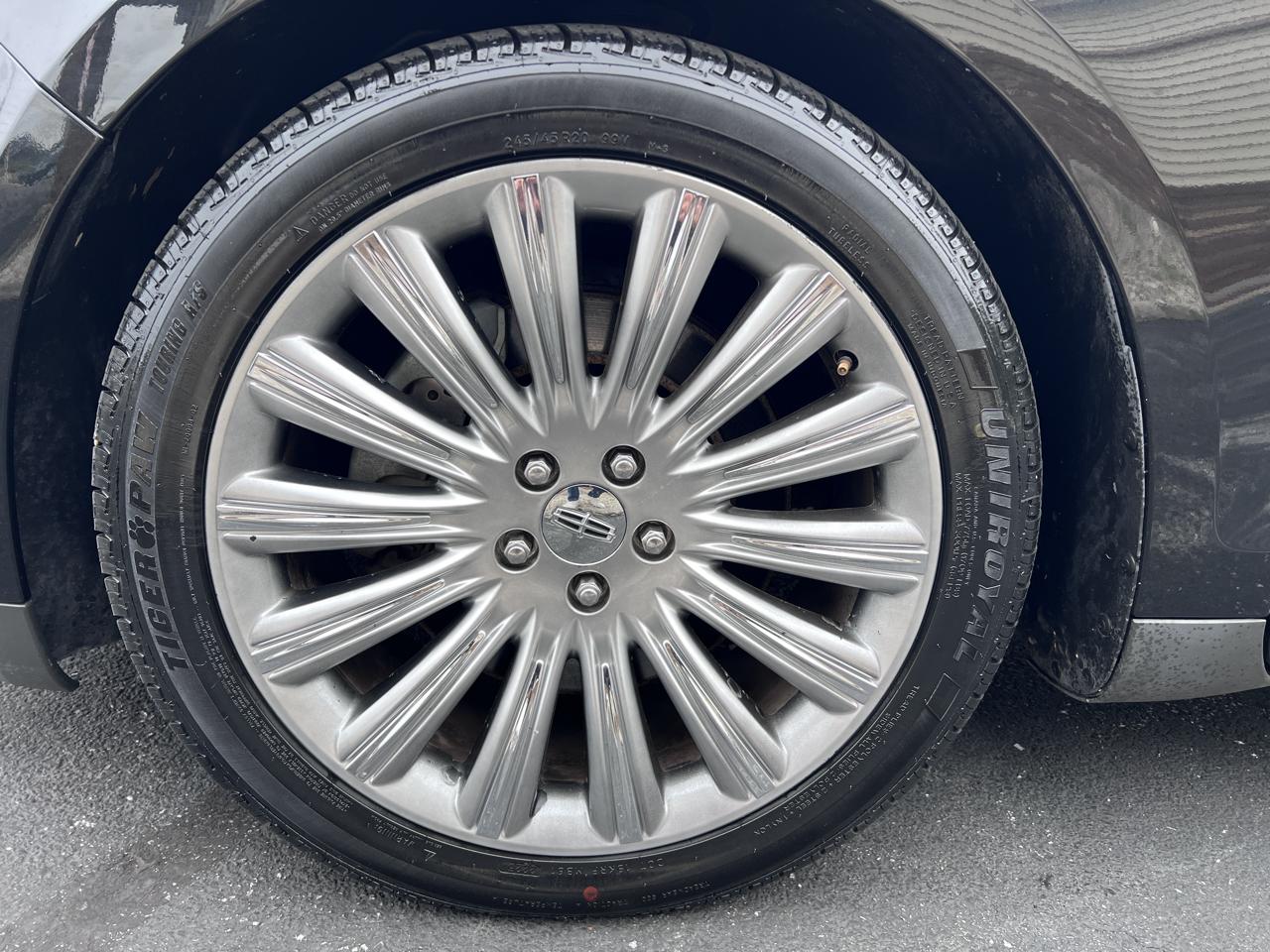 Lincoln MKS 4dr Sdn 3.7L AWD 2013