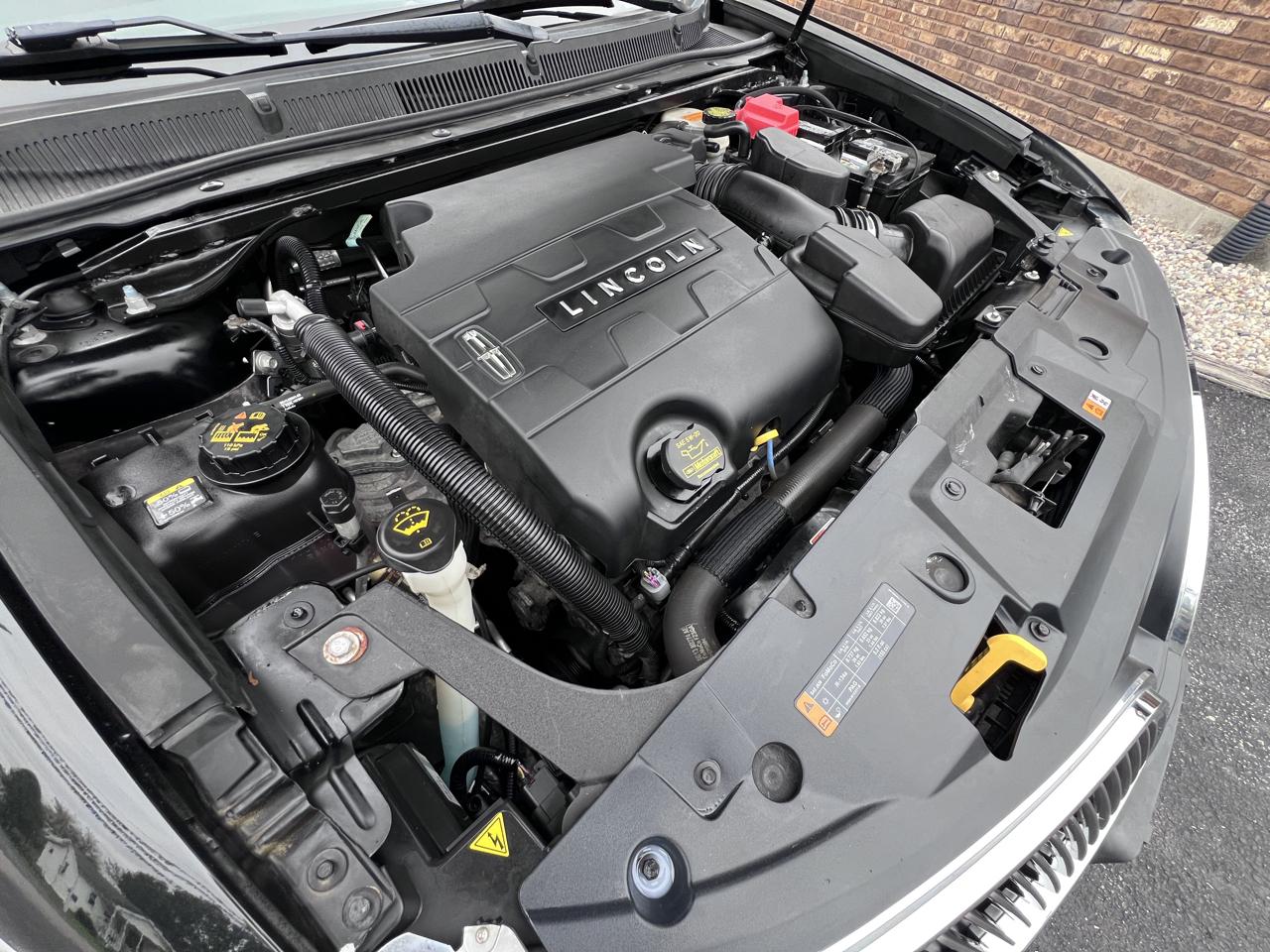 Lincoln MKS 4dr Sdn 3.7L AWD 2013