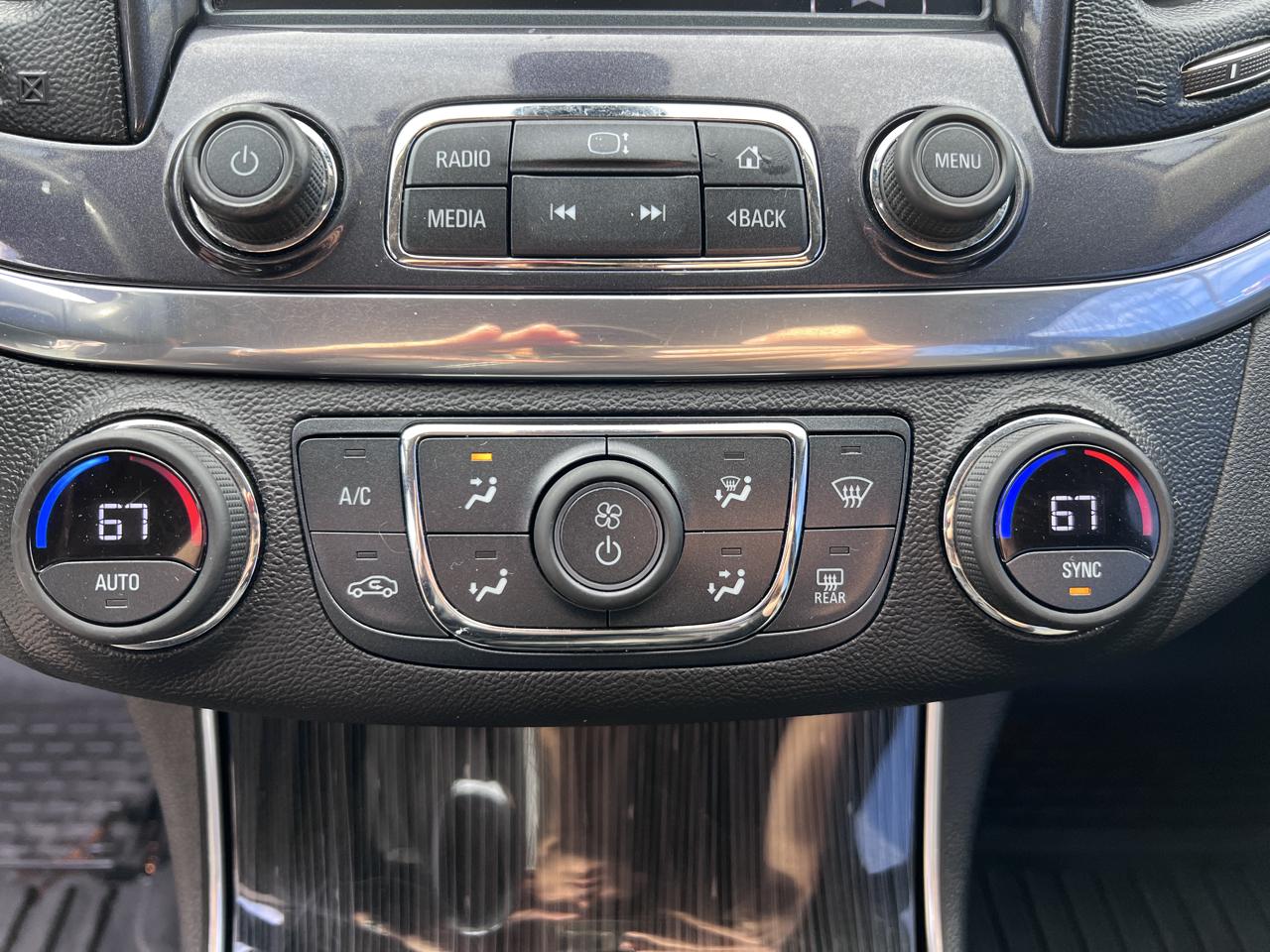 Chevrolet Impala 4dr Sdn LT w/1LT 2016