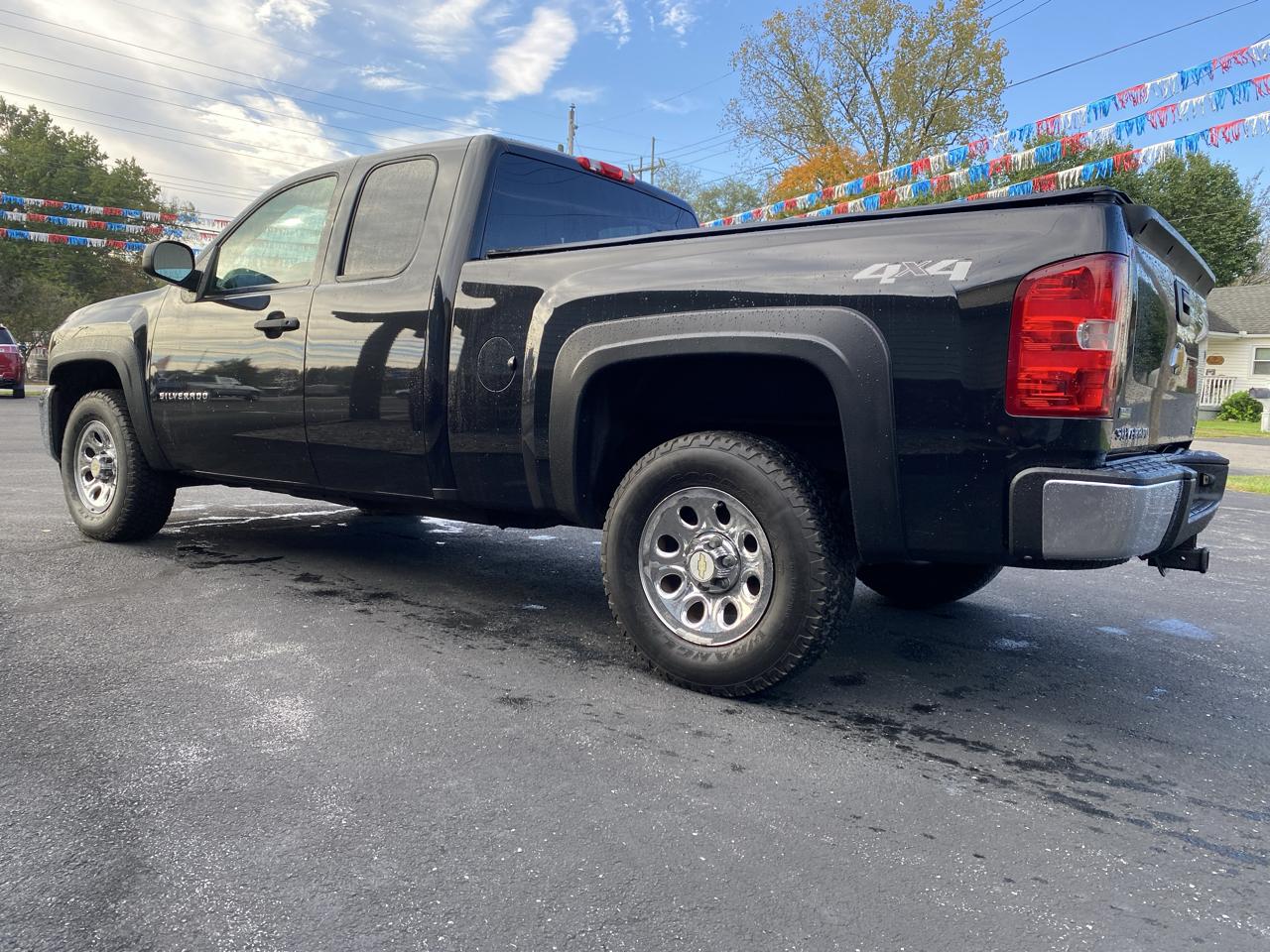 Chevrolet Silverado 1500 4WD Ext Cab 143.5" LS 2012