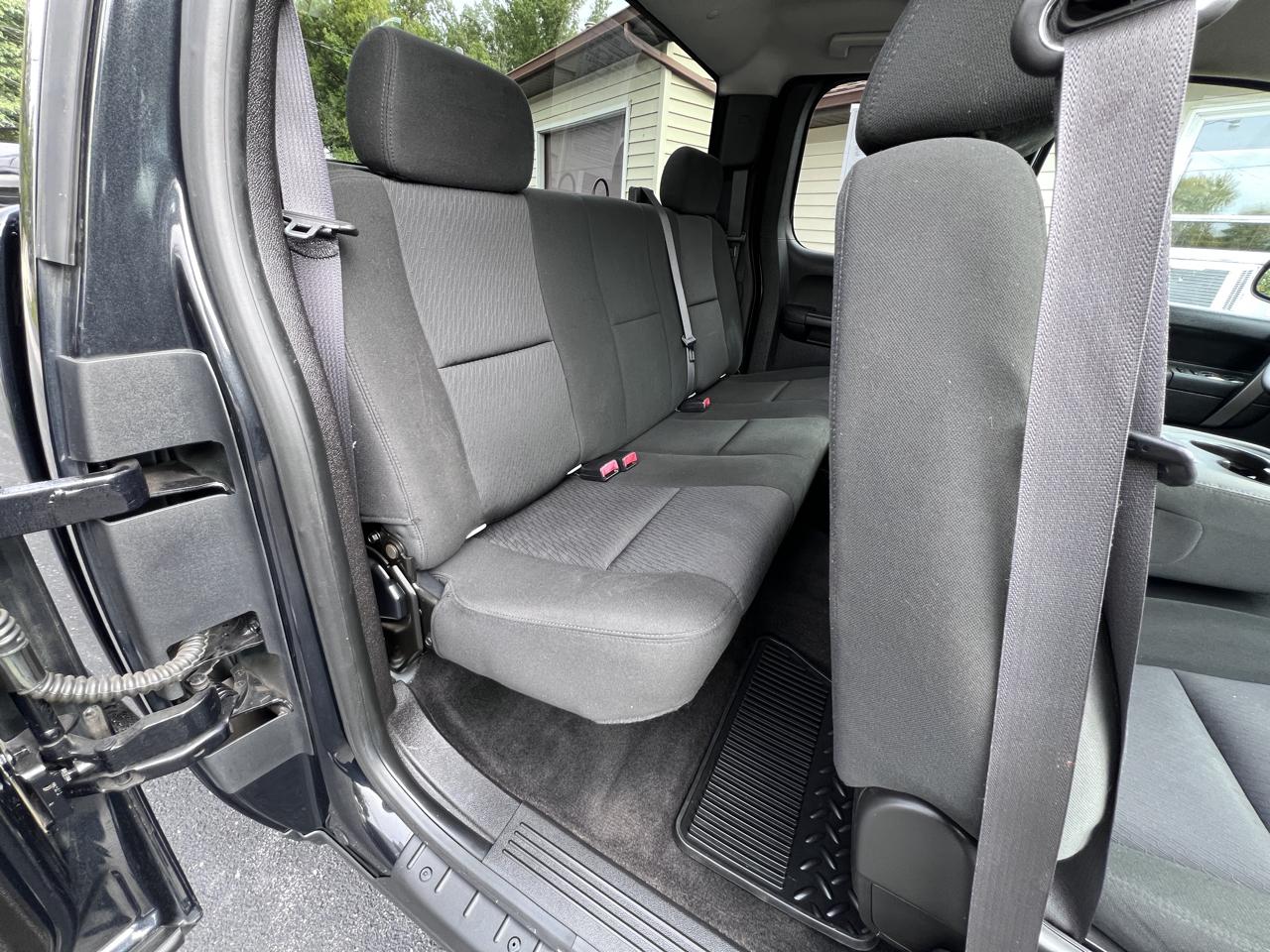 Chevrolet Silverado 1500 4WD Ext Cab 143.5" LS 2012
