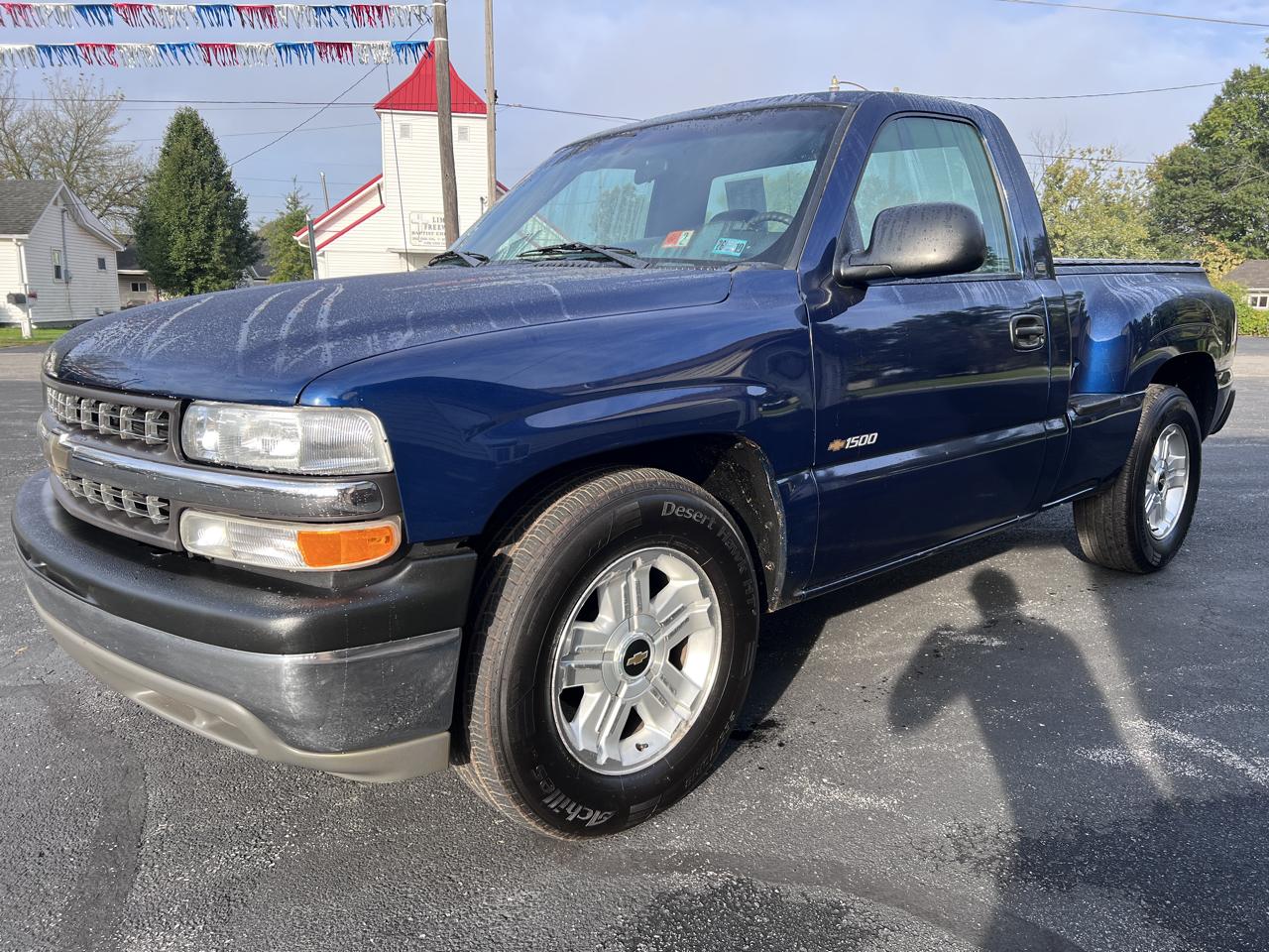 Chevrolet Silverado 1500 Reg Cab 119.0" WB 2002