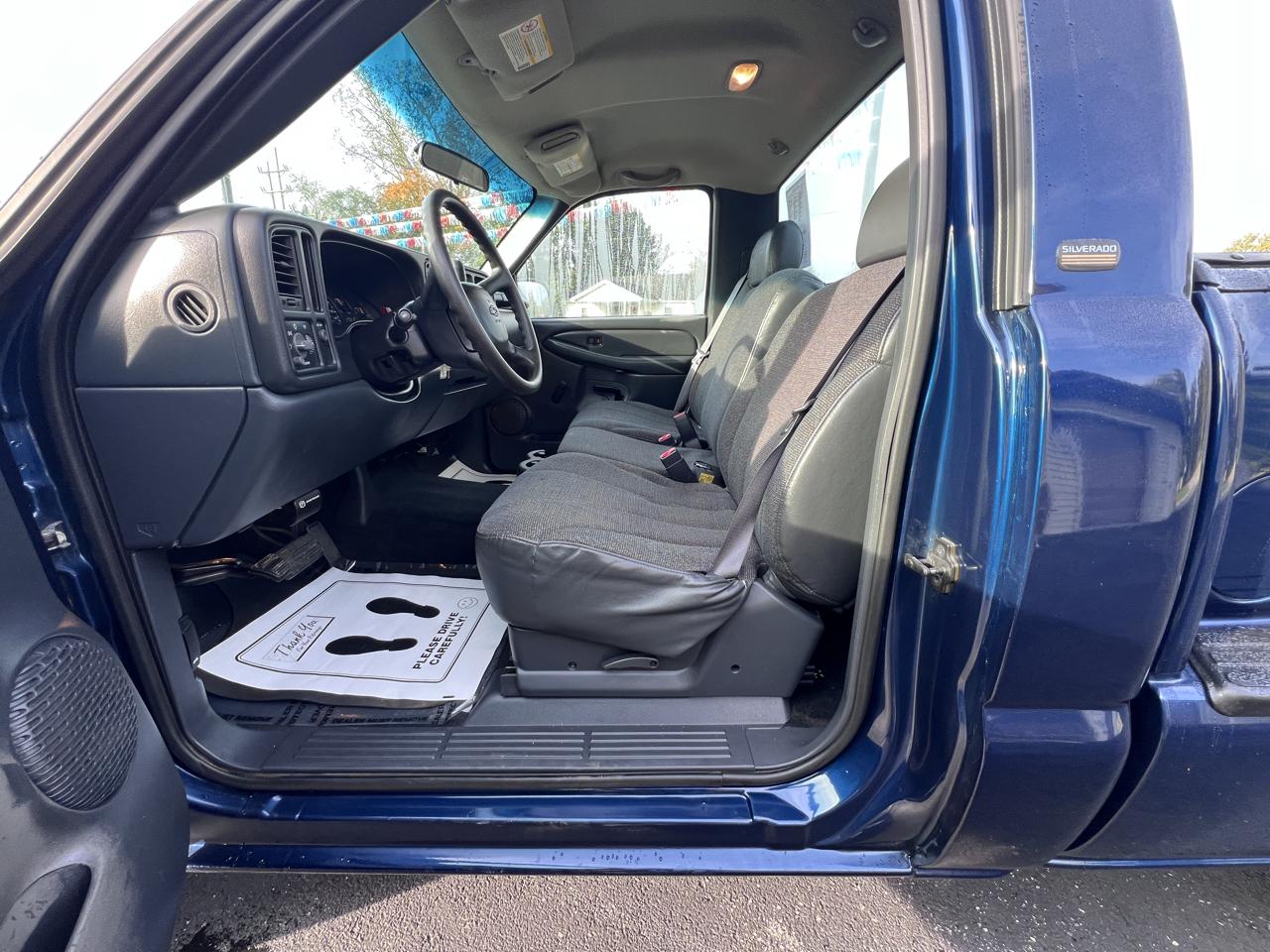 Chevrolet Silverado 1500 Reg Cab 119.0" WB 2002