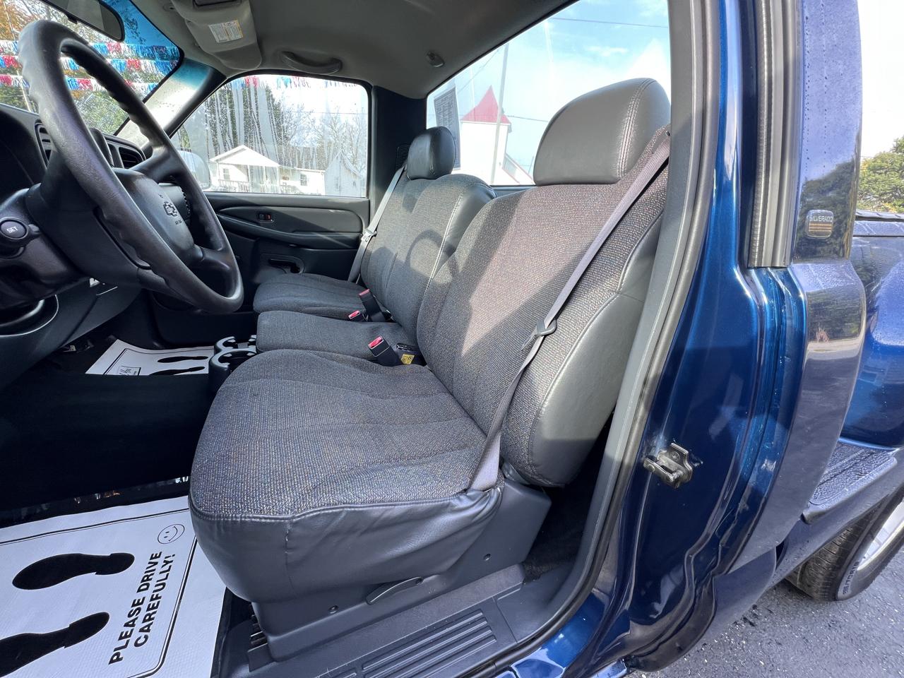 Chevrolet Silverado 1500 Reg Cab 119.0" WB 2002
