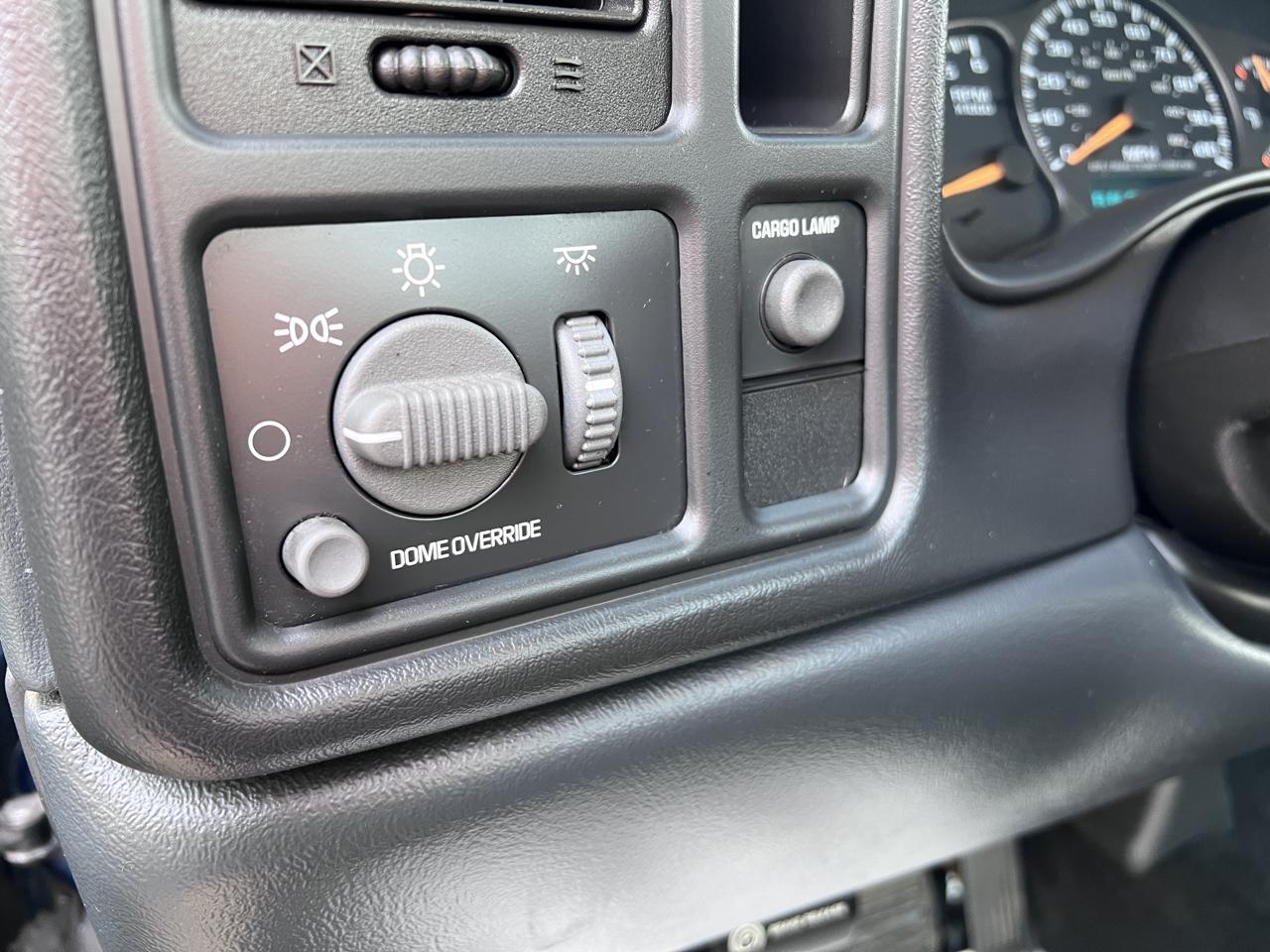 Chevrolet Silverado 1500 Reg Cab 119.0" WB 2002
