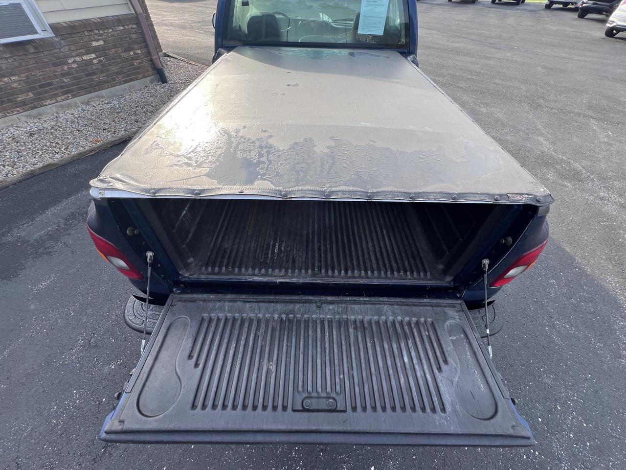 Chevrolet Silverado 1500 Reg Cab 119.0" WB 2002