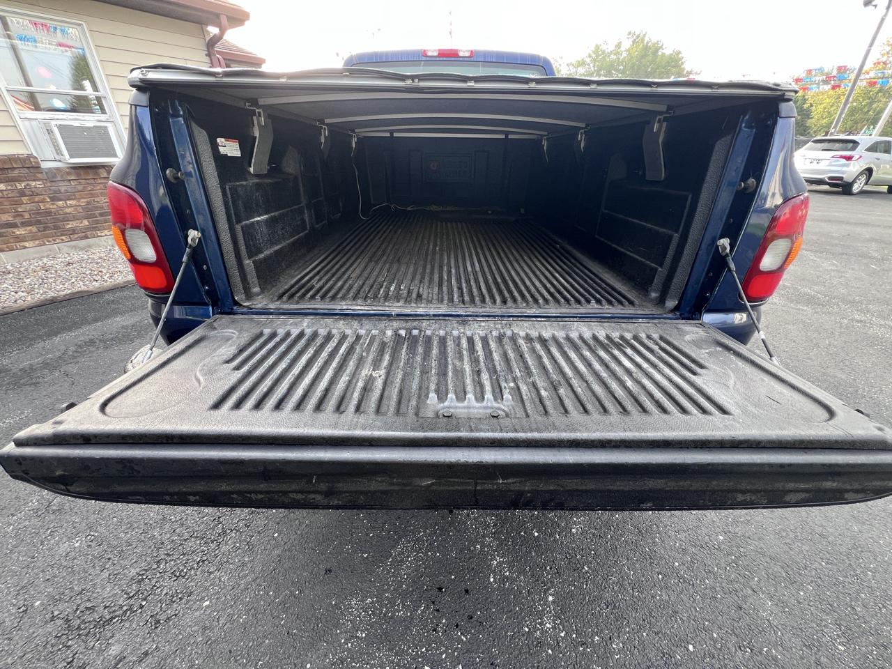 Chevrolet Silverado 1500 Reg Cab 119.0" WB 2002
