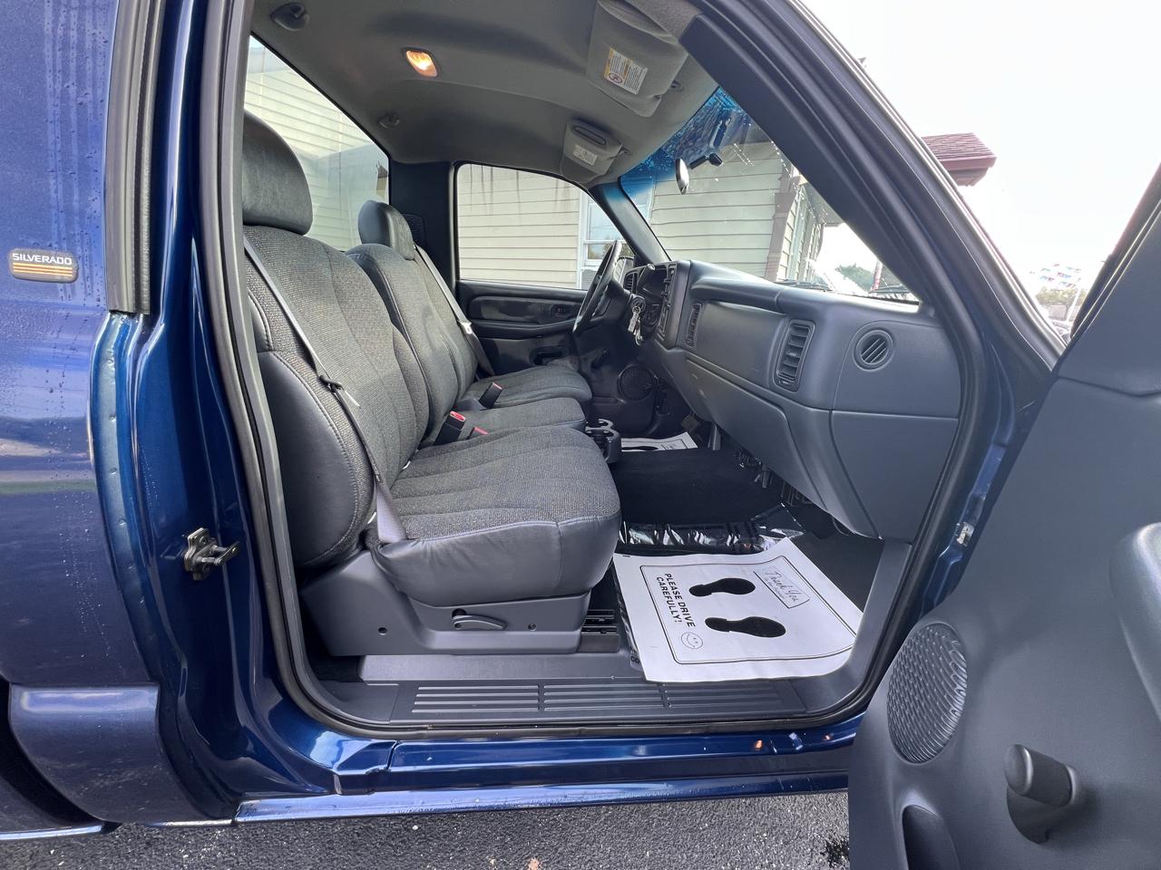 Chevrolet Silverado 1500 Reg Cab 119.0" WB 2002