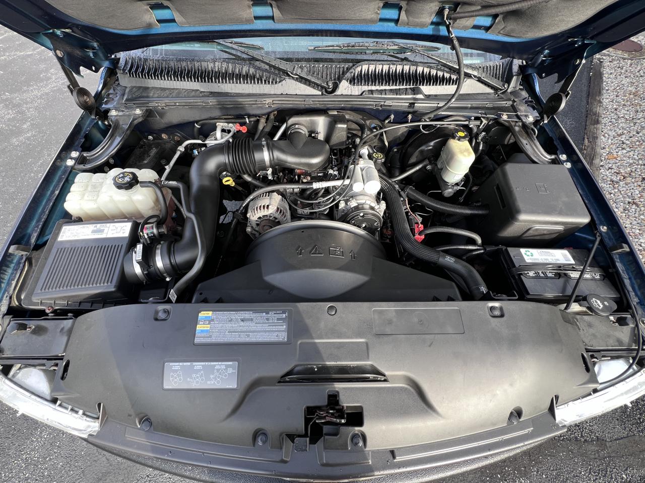 Chevrolet Silverado 1500 Reg Cab 119.0" WB 2002