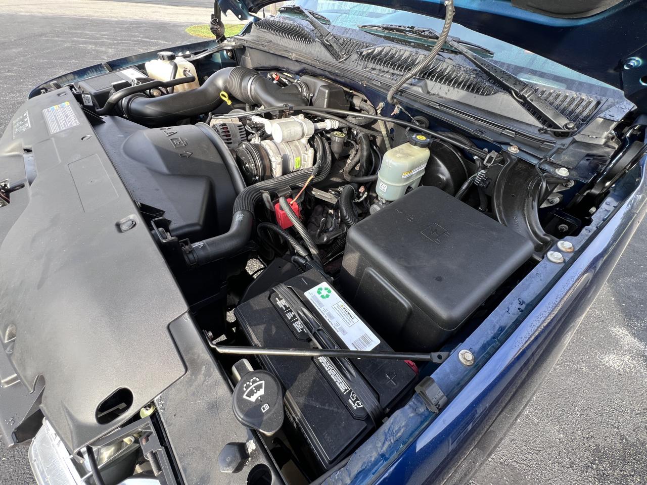 Chevrolet Silverado 1500 Reg Cab 119.0" WB 2002