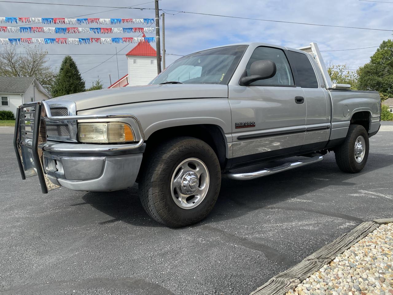 Dodge Ram 2500 4dr Quad Cab 139" WB HD 2000