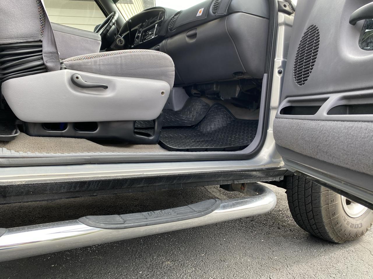 Dodge Ram 2500 4dr Quad Cab 139" WB HD 2000