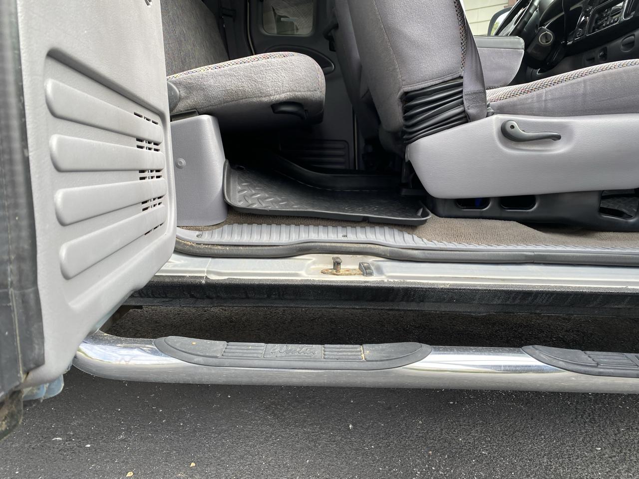 Dodge Ram 2500 4dr Quad Cab 139" WB HD 2000